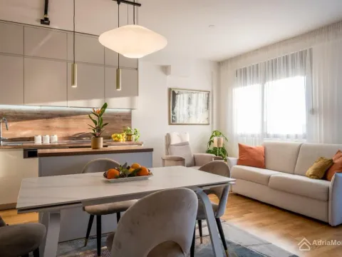 Prodaja, dvosoban stan, 63m², Centar, Tivat - image 8