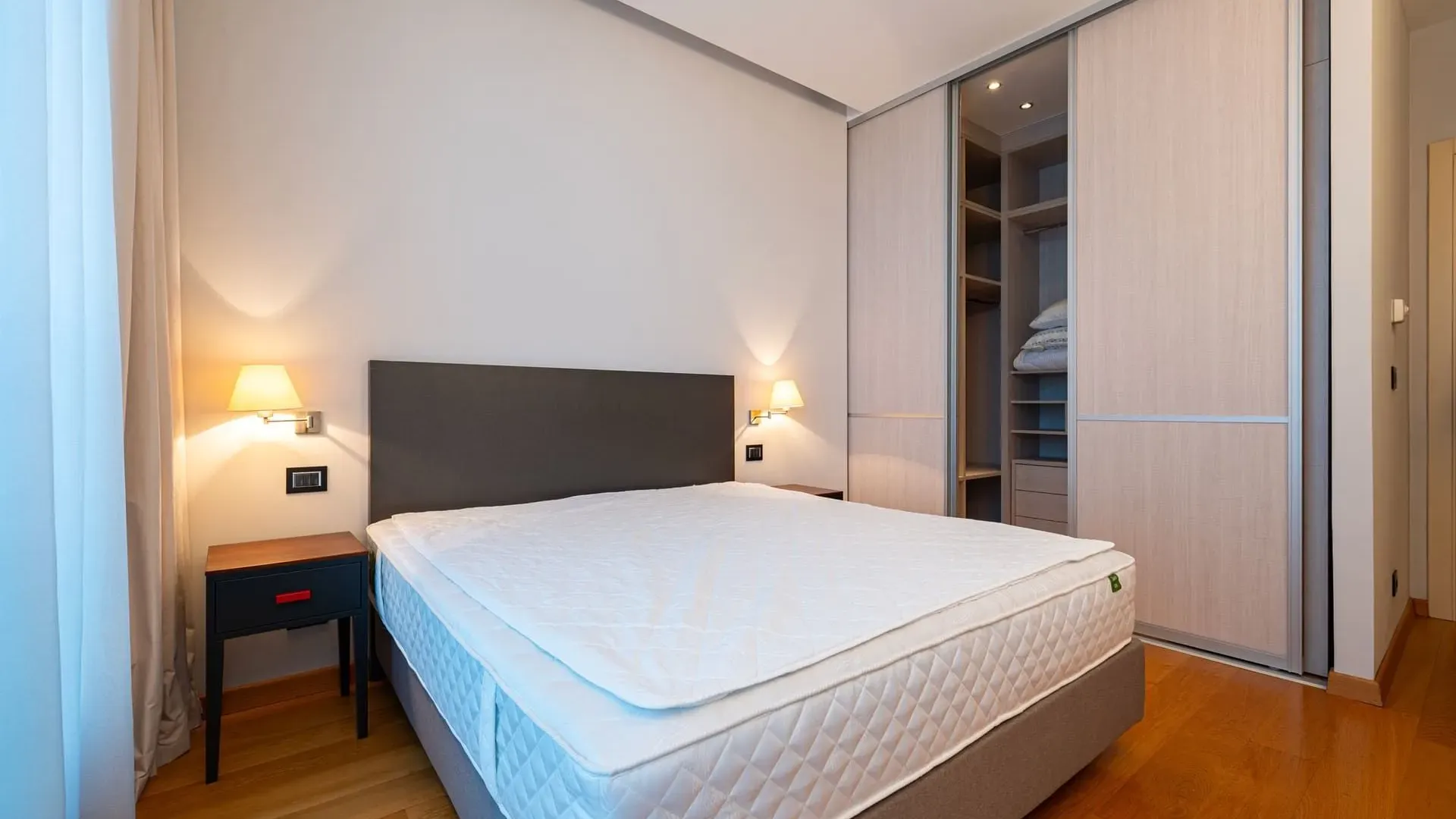 Prodaja, dvosoban stan, 106m², Kod Capital Plaze, Podgorica