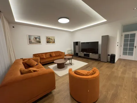 Prodaja, kuća, 225m², Gornja Gorica, Podgorica - image 3