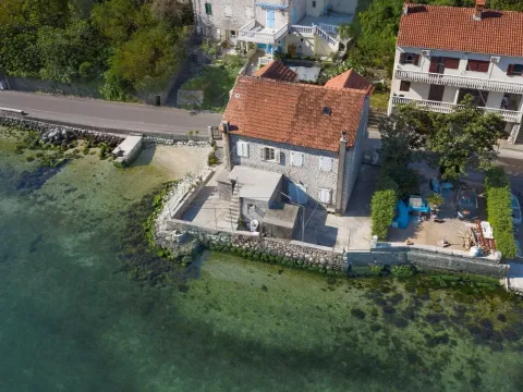 Sale, house, 100m², Prčanj, Kotor