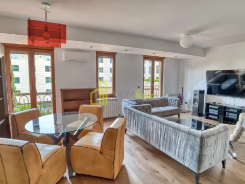 Izdavanje, dvosoban stan, 90m², Centar, Podgorica - image 17