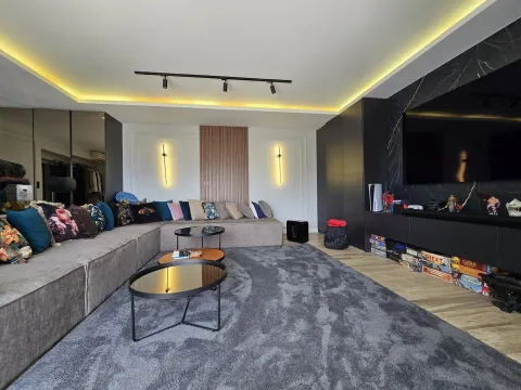 Prodaja, stan, 194m², Pobrežje, Podgorica - image 3