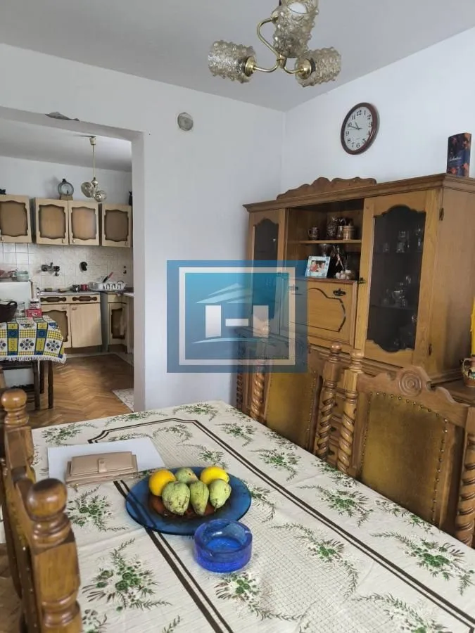 Sale, house, 350m², Ćuprija, Srbija