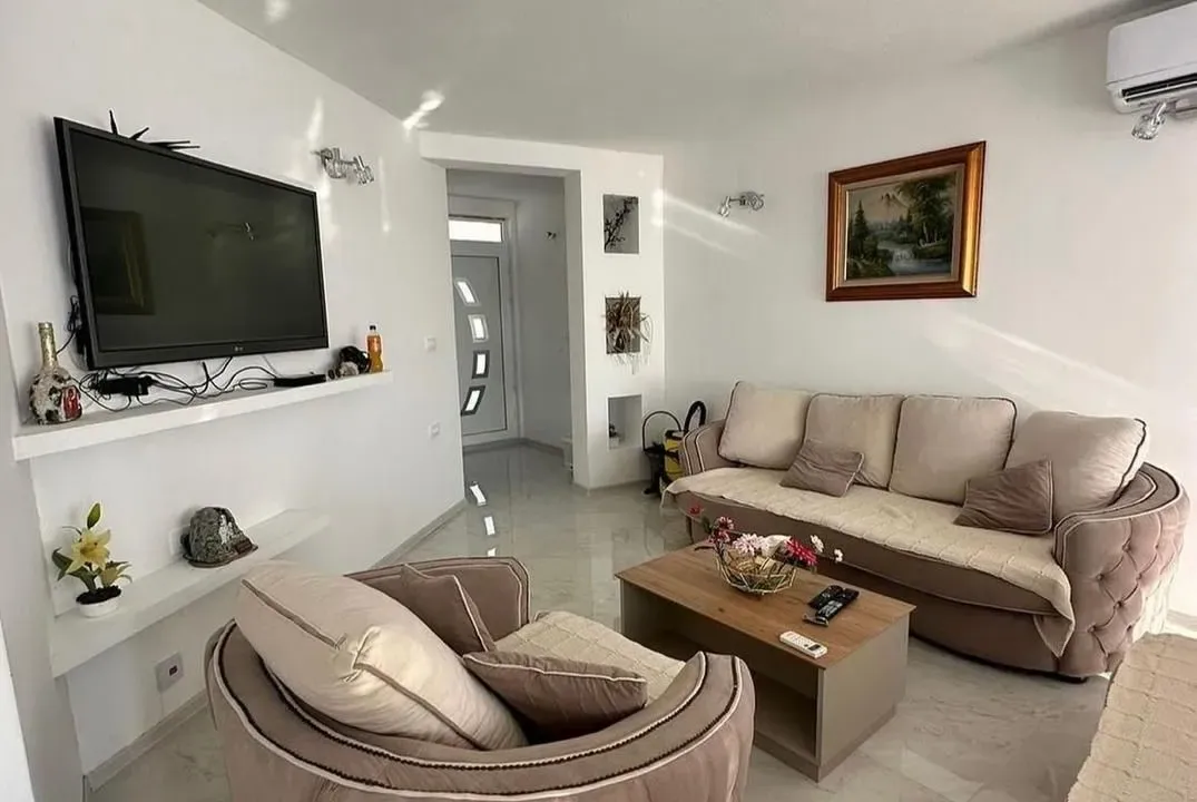 Rent, three bedroom apartment, 100m², Kavač, Kotor