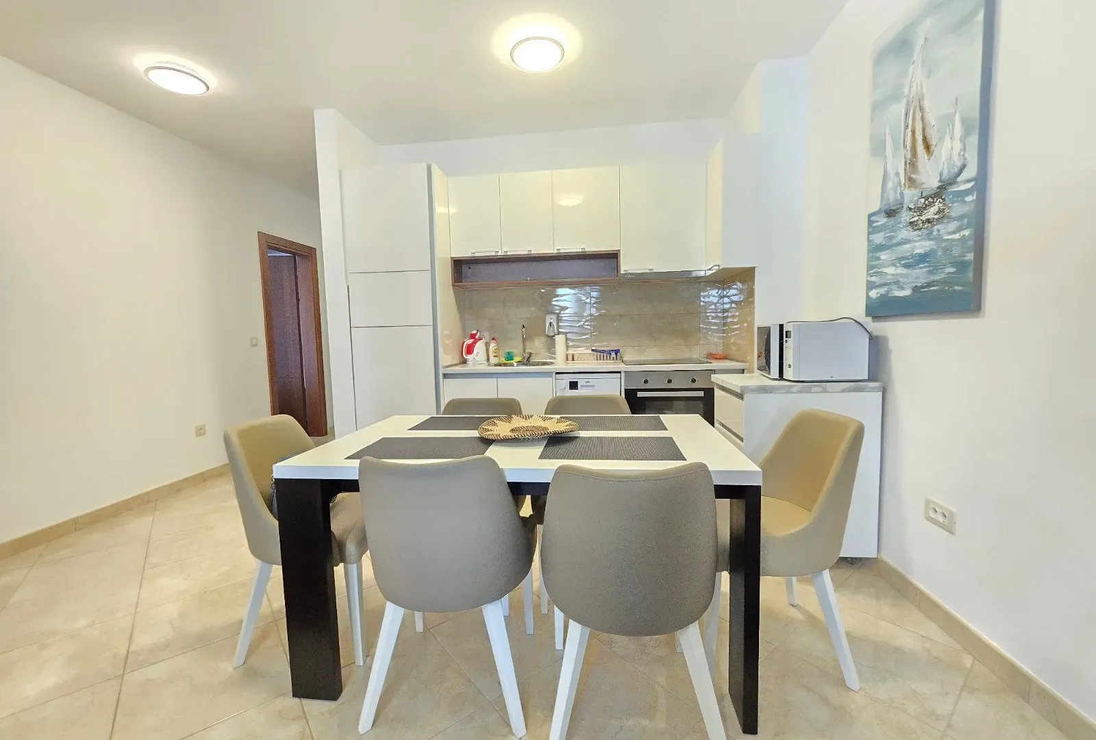 Sale, three bedroom apartment, 93m², Bečići, Budva