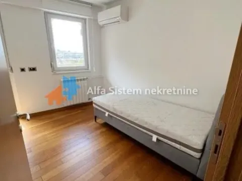 Izdavanje, četvorosoban stan, 80m², Savski Venac, Beograd - image 12