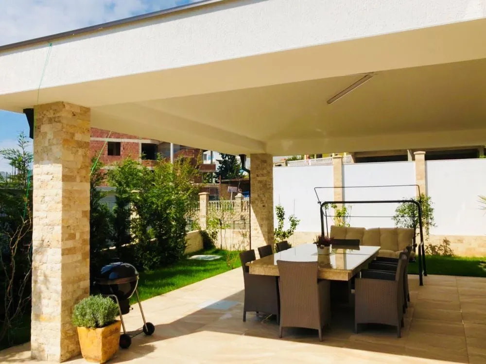 Prodaja, kuća, 160m², Dobra Voda, Bar