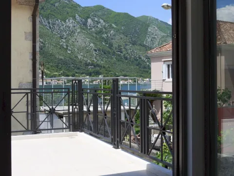 Sale, house, 250m², Kotor, Crna Gora - image 16