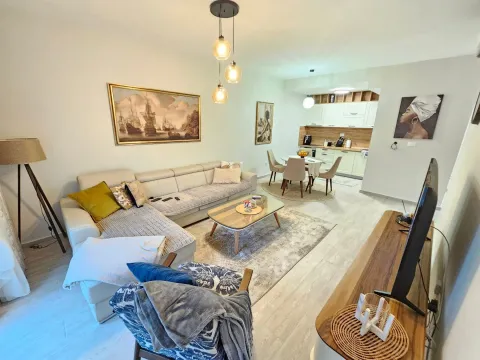 Rent, one bedroom apartment, 57m², Bečići, Budva - image 19