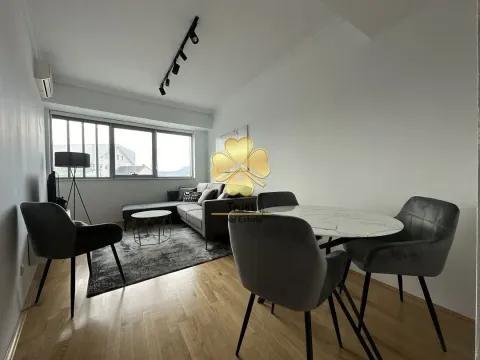 Izdavanje, jednosoban stan, 50m², Centar, Podgorica