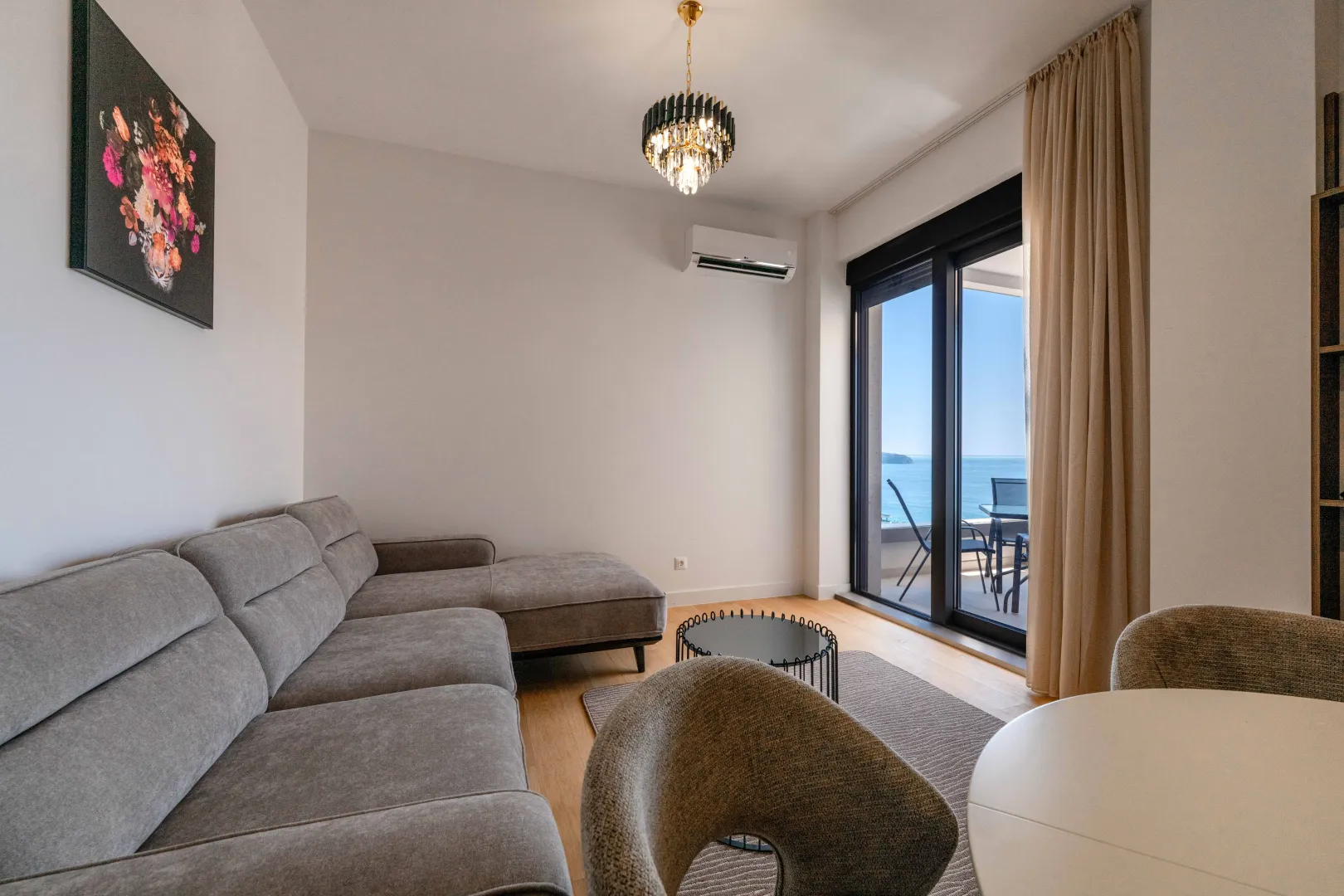 Izdavanje, jednosoban stan, 41m², Bečići, Budva