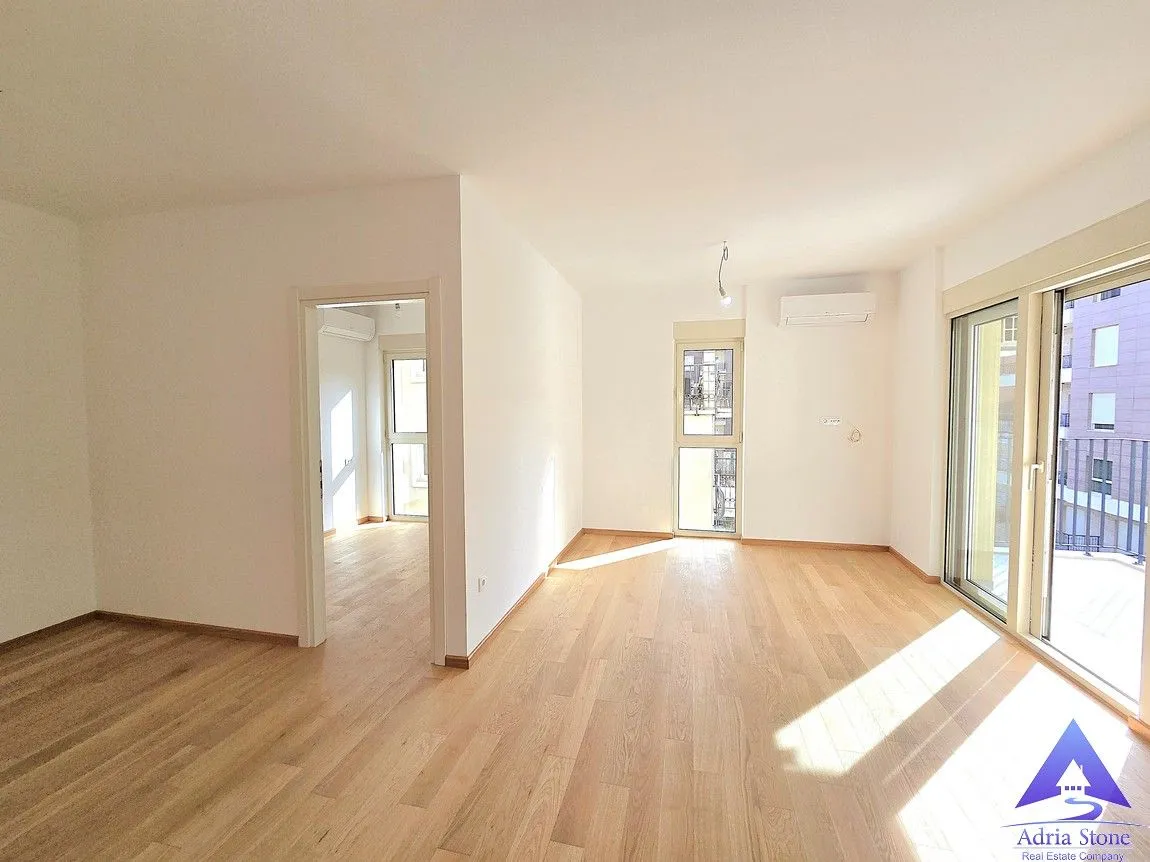 Prodaja, dvosoban stan, 65m², Centar, Budva
