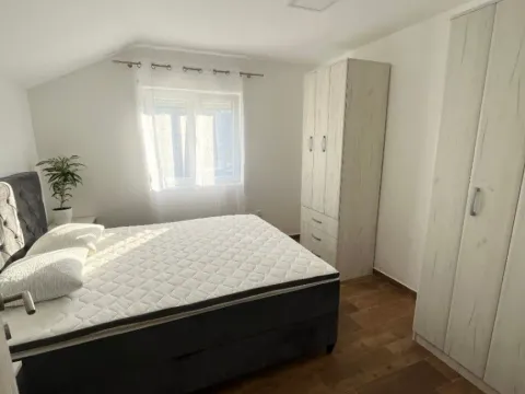 Rent, one bedroom apartment, 40m², Radanovići, Kotor - image 6