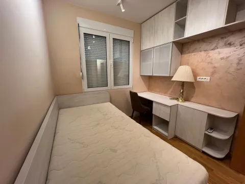 Izdavanje, dvosoban stan, 58m², Dalmatinska ulica, Podgorica - image 13