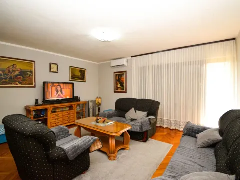 Prodaja, kuća, 300m², Stari Aerodrom, Podgorica - image 6