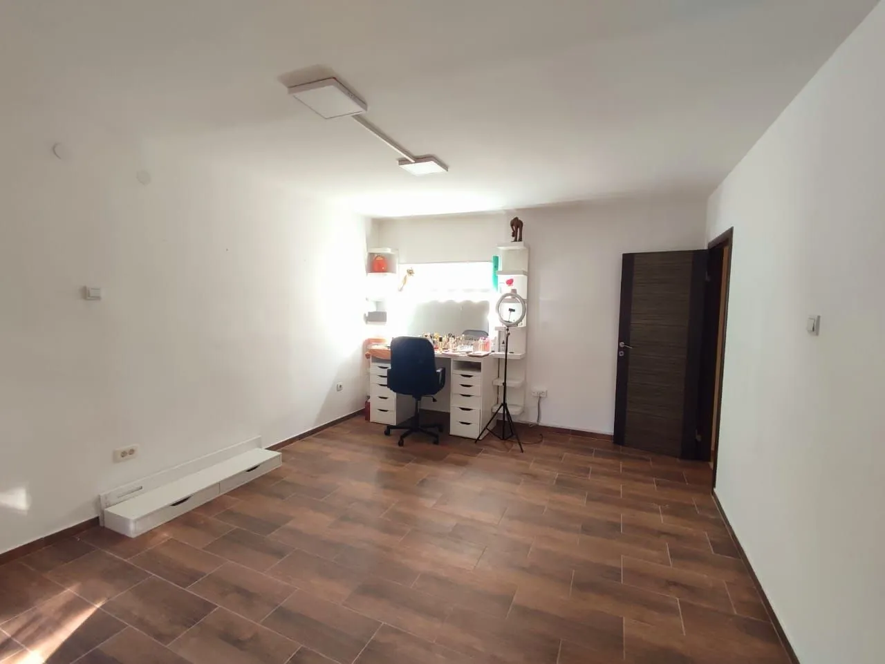 Rent, office space, 80m², Blok 5, Podgorica