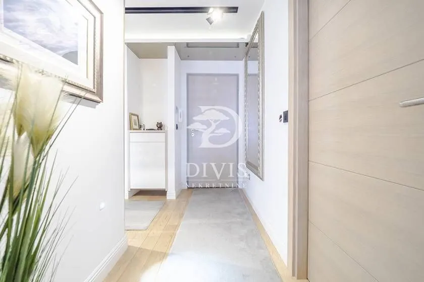 Sale, three bedroom apartment, 83m², Južni Bulevar, Vračar Sve Podlokacije