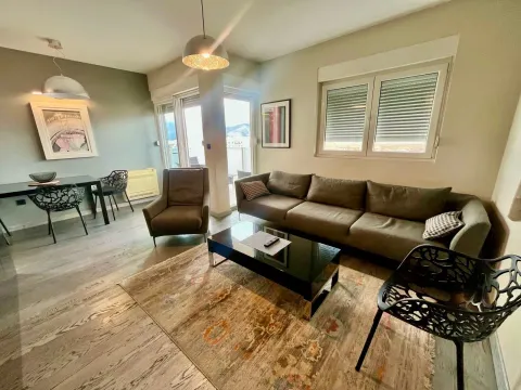 Rent, one bedroom apartment, 55m², City Kvart, Podgorica - image 1