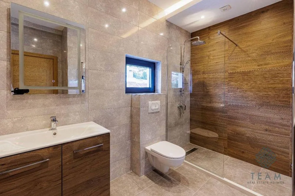 Sale, house, 315m², Krašići, Tivat
