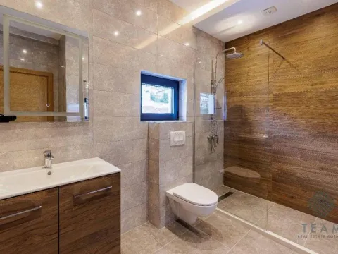 Prodaja, kuća, 315m², Krašići, Tivat - image 14