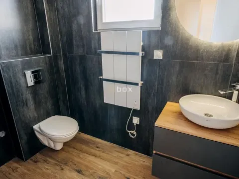 Izdavanje, trosoban stan, 168m², Pantelej, Niš - image 14