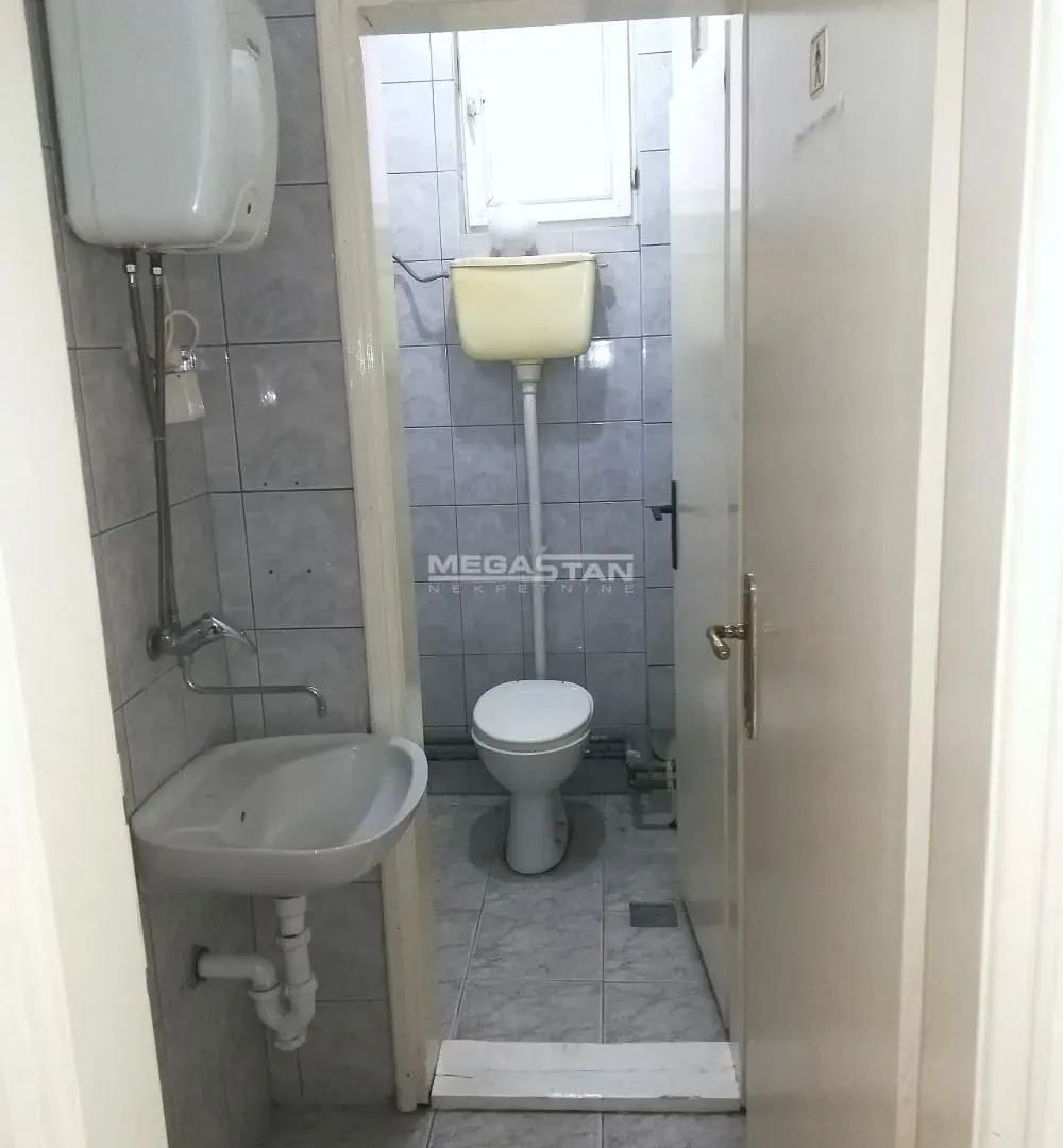 Rent, office space, 131m², Zemun Centar, Zemun Sve Podlokacije