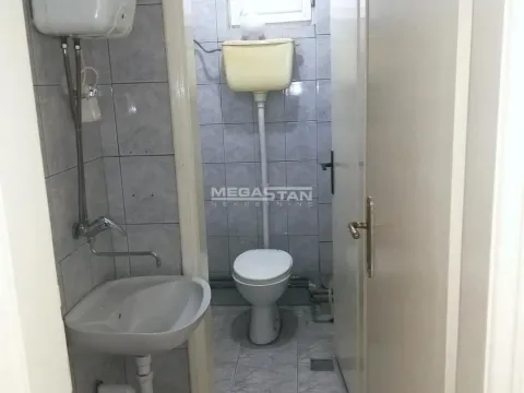 Izdavanje, poslovni prostor, 131m², Zemun Centar, Zemun Sve Podlokacije - image 10