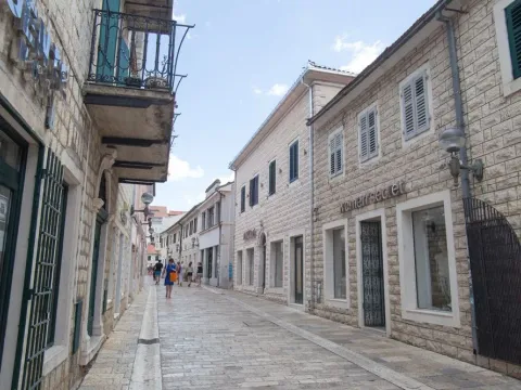 Rent, office space, 102m², Stari Grad, Herceg Novi - image 8