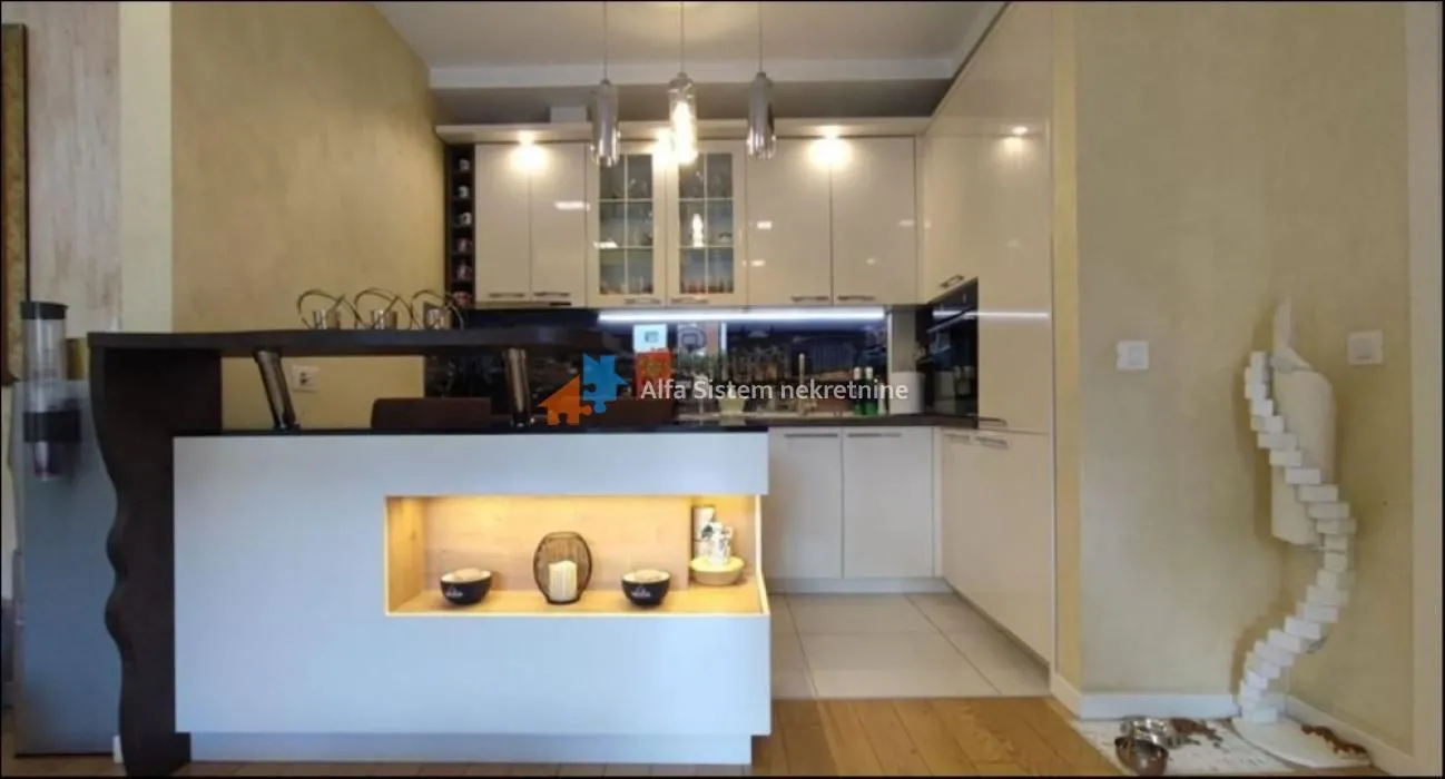Sale, three bedroom apartment, 96m², Novi Beograd Blok 67, Novi Beograd Sve Podlokacije