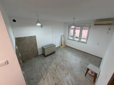 Rent, two bedroom apartment, 45m², Centar, Cetinje - image 5