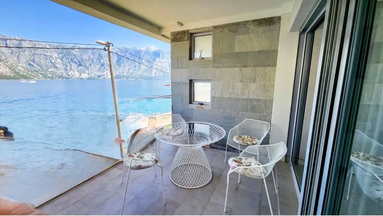 Sale, two bedroom apartment, 105m², Stoliv, Kotor