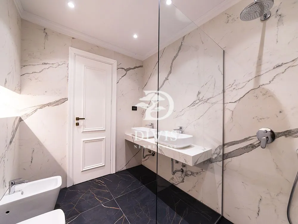 Sale, three bedroom apartment, 198m², Vračar Hram, Vračar Sve Podlokacije