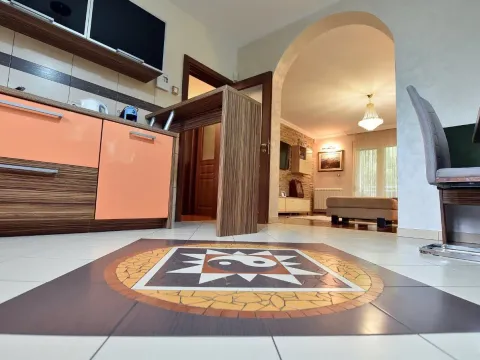 Rent, house, 175m², Vranići, Podgorica - image 9