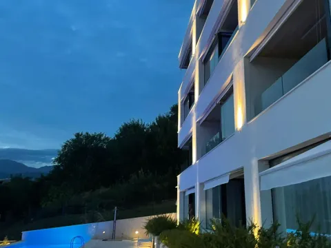 Izdavanje, dvosoban stan, 159m², Donja Lastva, Tivat - image 2