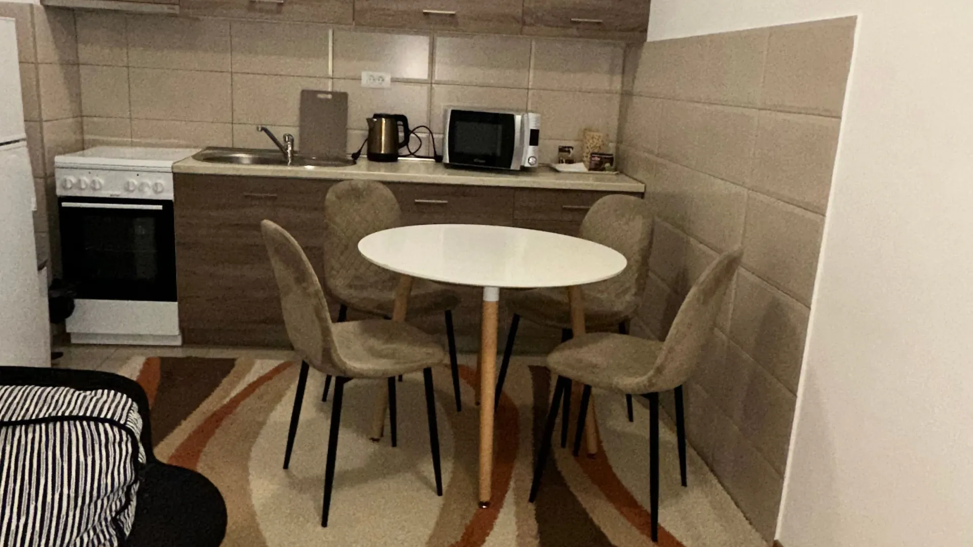 Stan-na-dan, jednosoban stan, 50m², Tuški Put, Podgorica