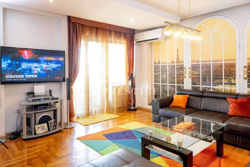 Sale, three bedroom apartment, 200m², Blok 6, Podgorica
