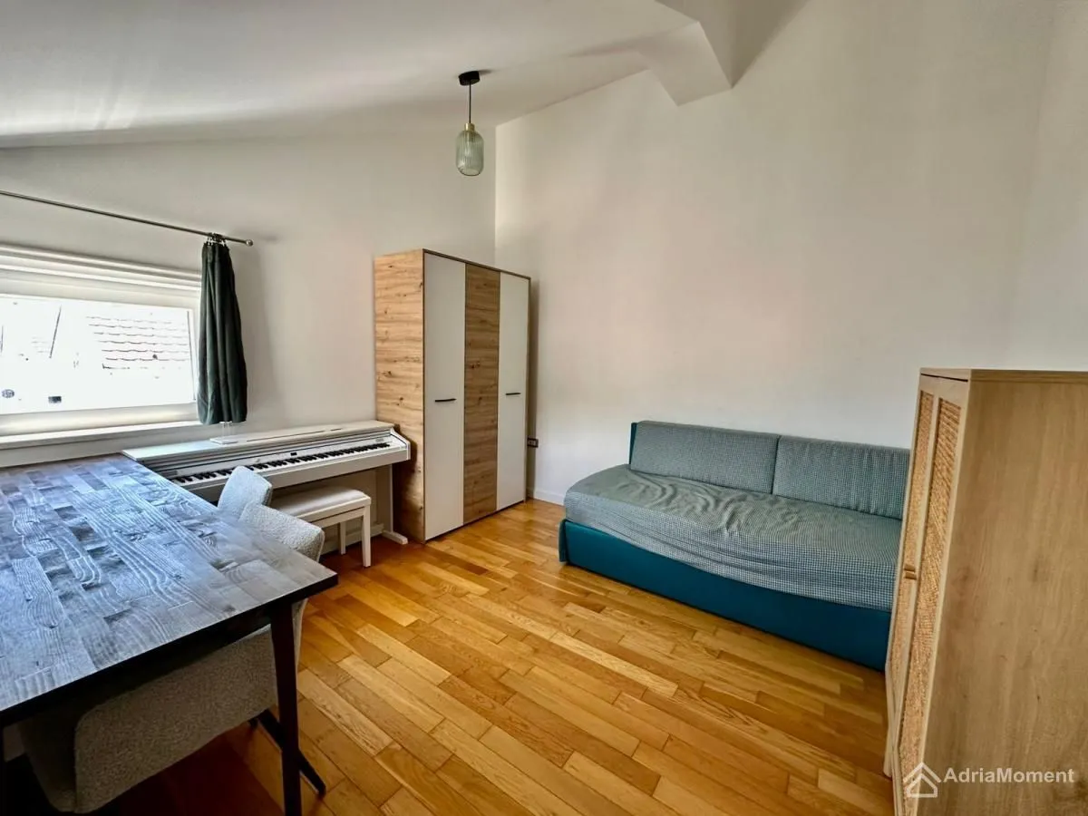 Prodaja, dvosoban stan, 68m², Centar, Tivat