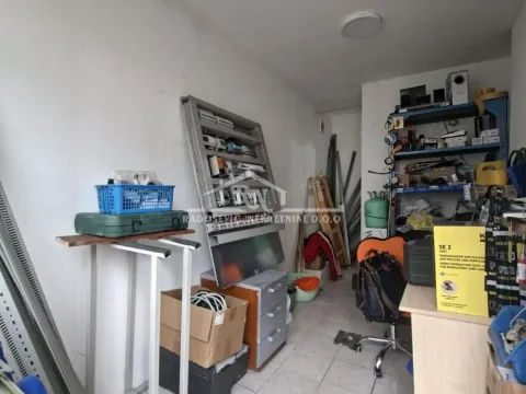 Prodaja, poslovni prostor, 9m², Rakovica, Beograd - image 1