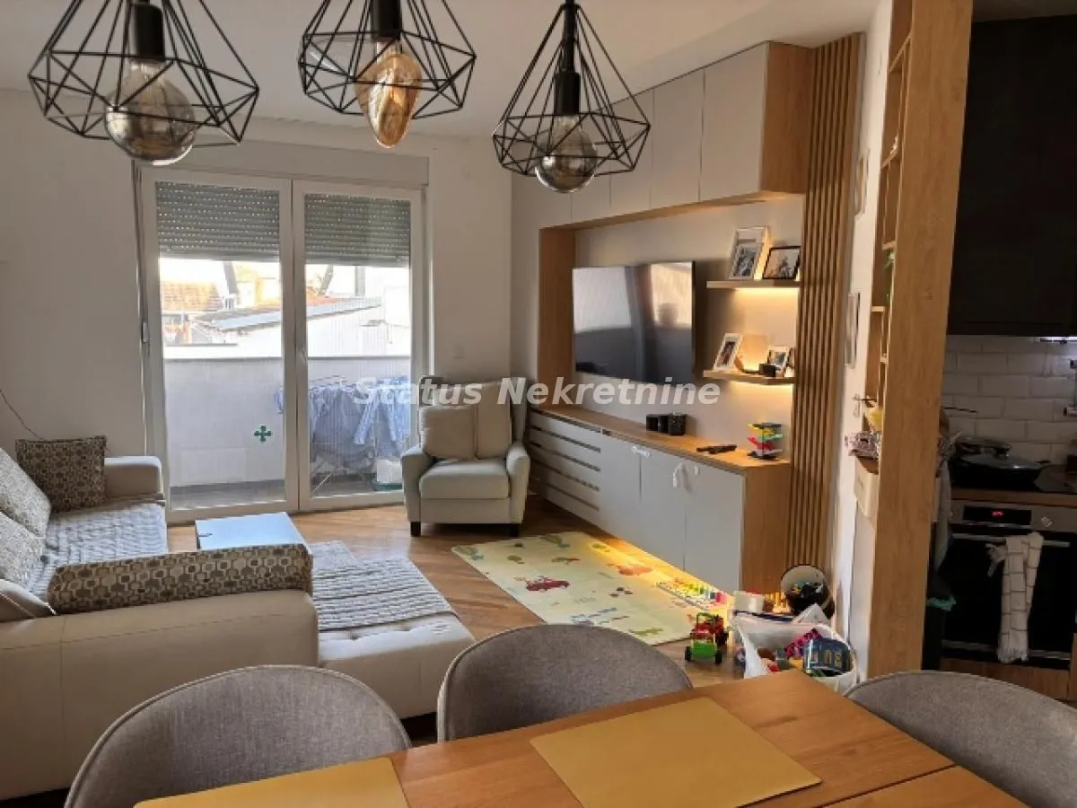 Prodaja, četvorosoban stan, 82m², Telep, Novi Sad Sve Podlokacije