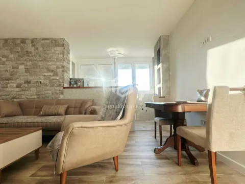 Prodaja, trosoban stan, 74m², Pobrežje, Podgorica - image 3