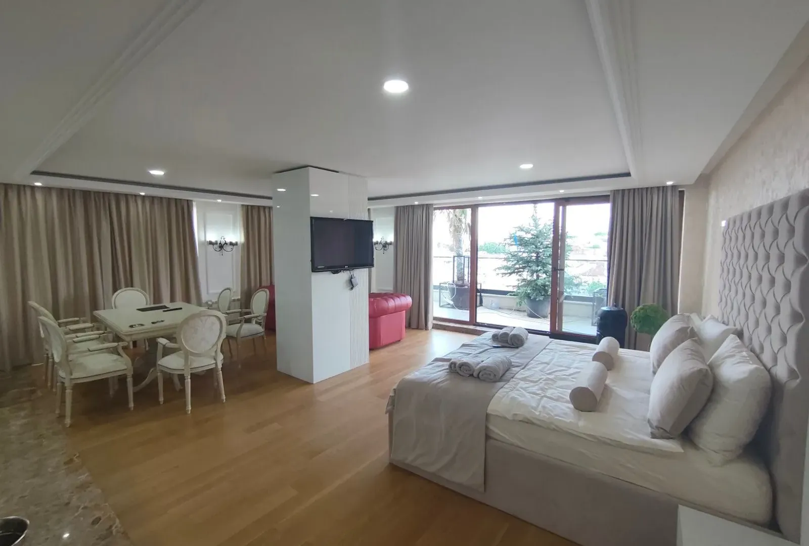 Prodaja, dvosoban stan, 184m², Centar, Loznica