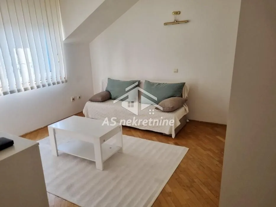 Rent, apartment, 130m², Čukarica, Beograd