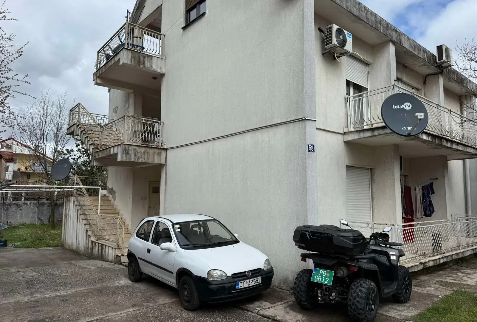 Prodaja, kuća, 370m², Zagorič, Podgorica