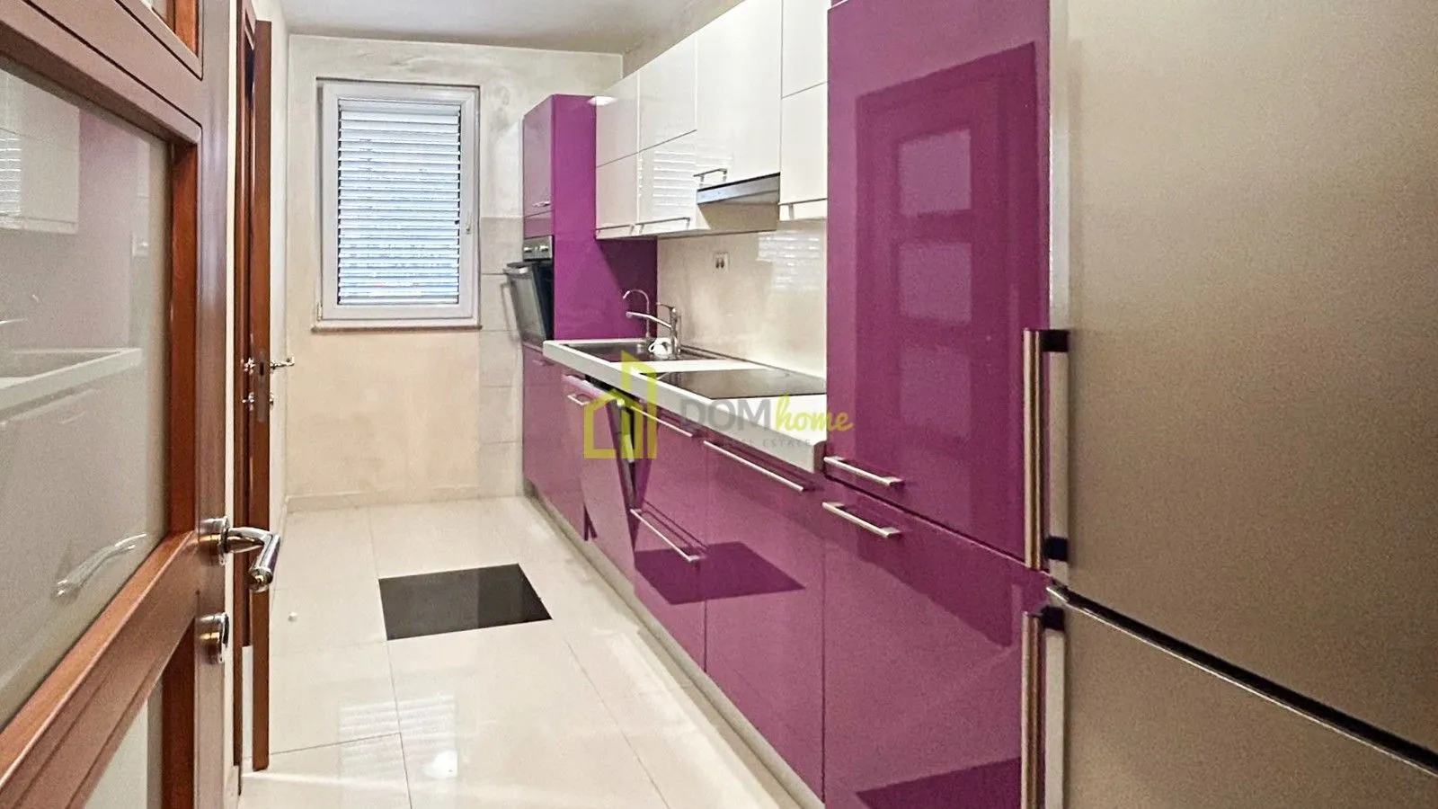 Izdavanje, kuća, 220m², Konik, Podgorica