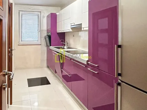 Izdavanje, kuća, 220m², Konik, Podgorica - image 5