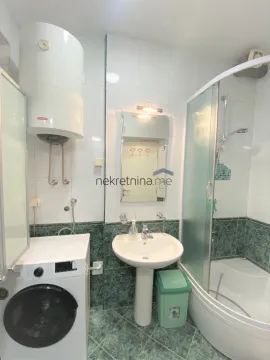 Rent, two bedroom apartment, 90m², Centar, Podgorica - image 8