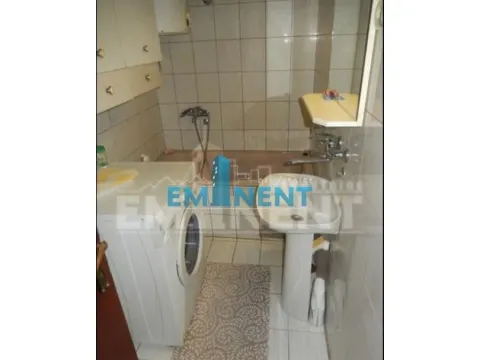 Prodaja, četvorosoban stan, 82m², Zemun Centar, Zemun Sve Podlokacije - image 10