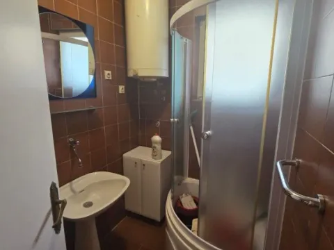 Prodaja, kuća, 298m², Tološi, Podgorica - image 3