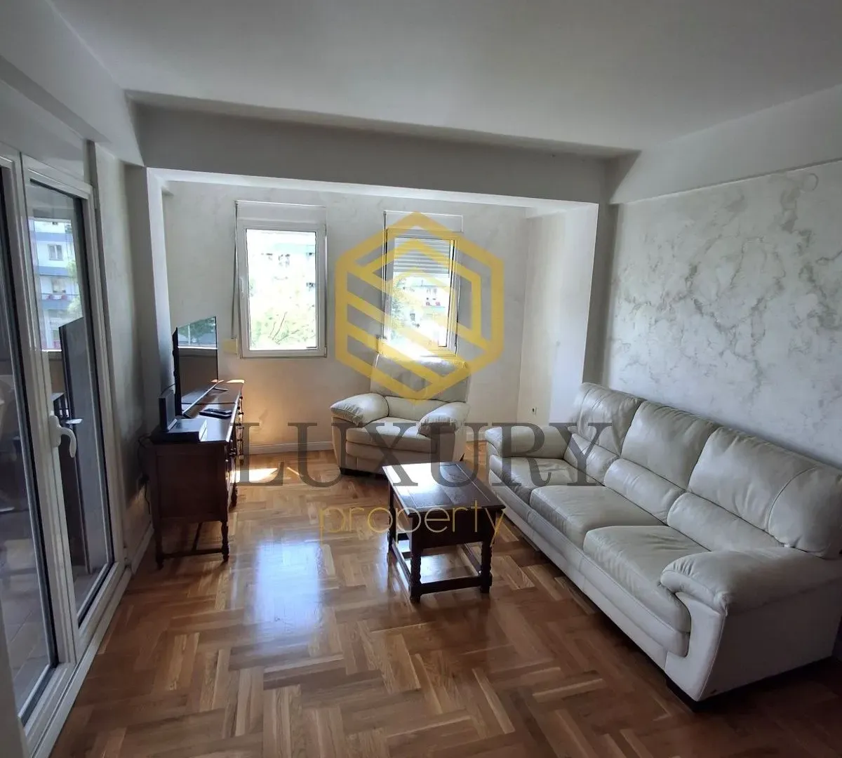 Izdavanje, dvosoban stan, 85m², Preko Morače, Podgorica