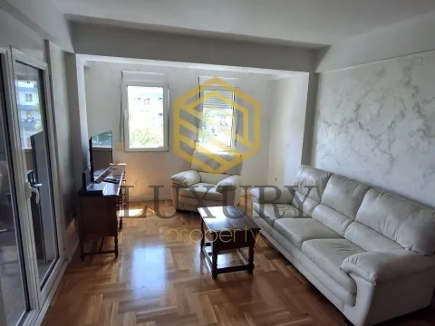 Izdavanje, dvosoban stan, 85m², Preko Morače, Podgorica - image 1